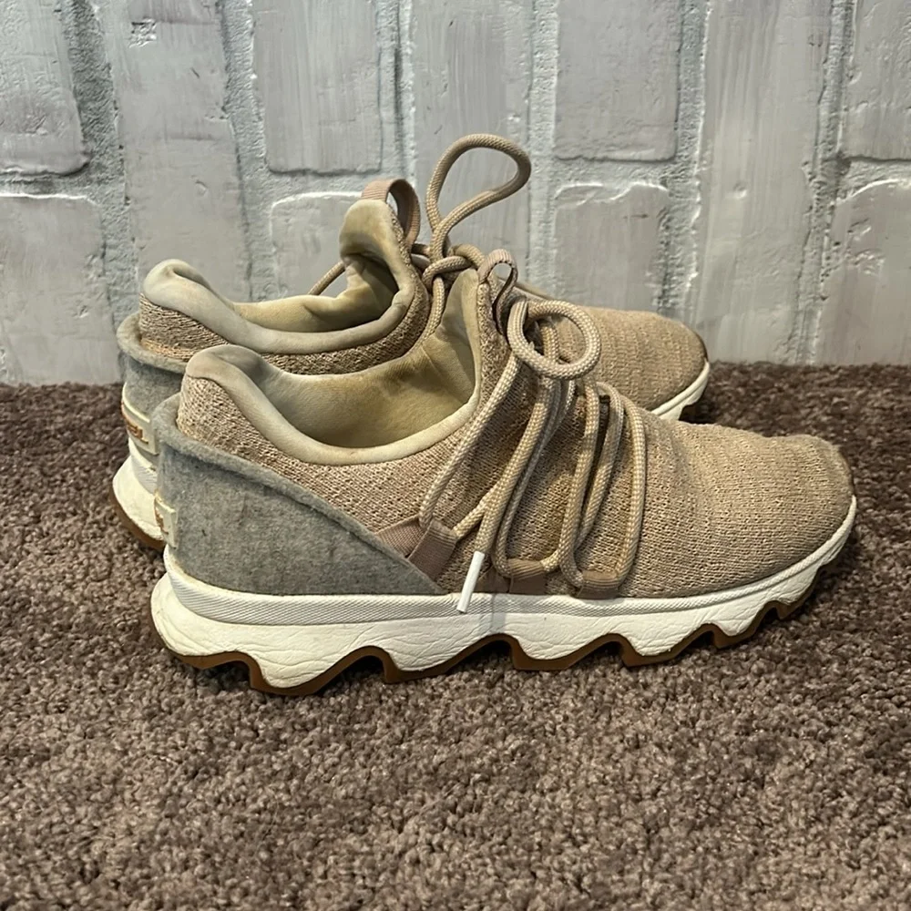 Sorel kinetic lace casual sneakers in tan